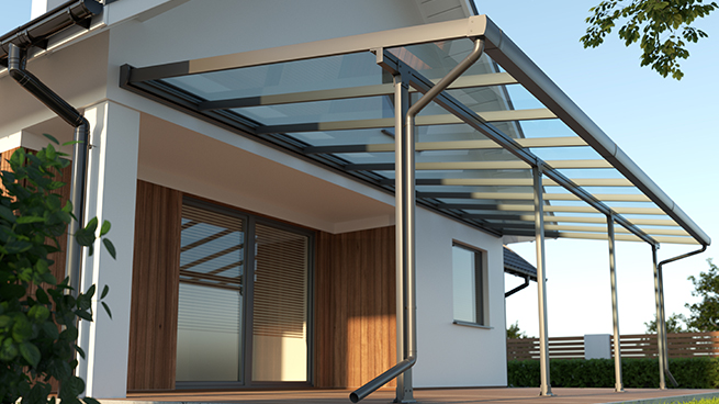 Terrassenüberdachung aus Aluminium und Glas