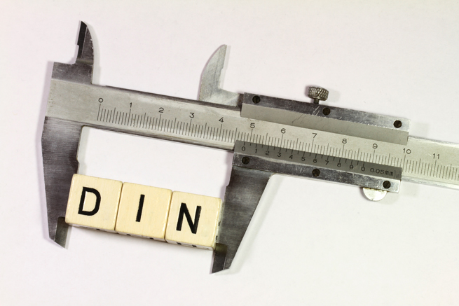 Rechenschieber mit den Buchstaben DIN einfach bentzen