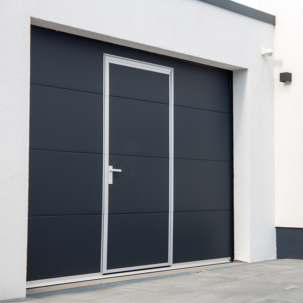 Porte de garage avec portillon intégré