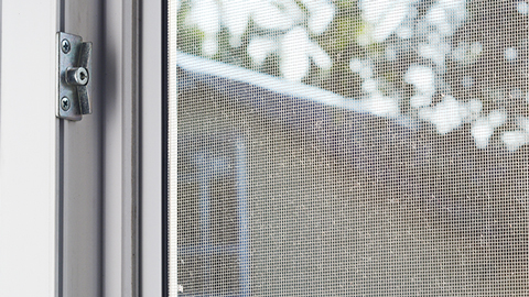 Moustiquaire et protection contre le pollen pour fenêtres