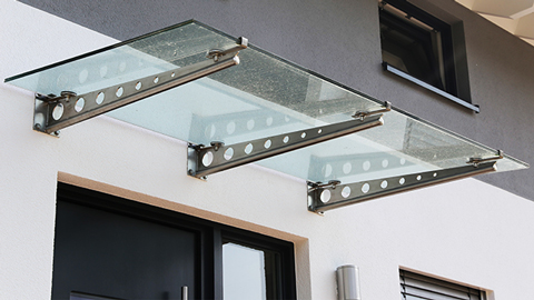 Vordach aus Glas