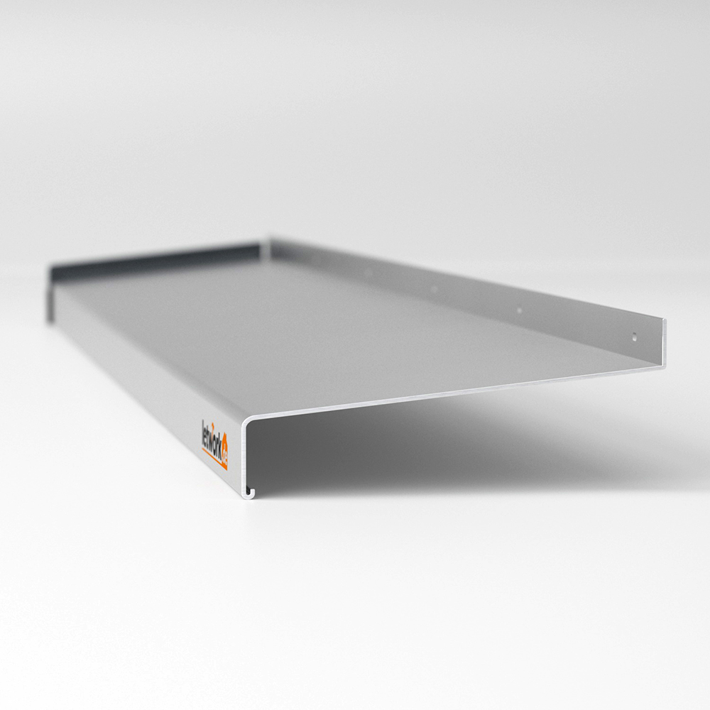 Seitenansicht Fensterbank Aussen aus Aluminium mit einer Seitenkappe und dem Letwork Logo